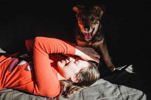 12 Stories of Healthcare Workers Whose Pets Help Them Overcome Stress and Exhaustion